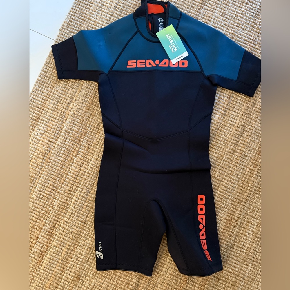 Sea-Doo Wetsuit for men! Brand new with tags. 3mm escape shorter suit. Size med